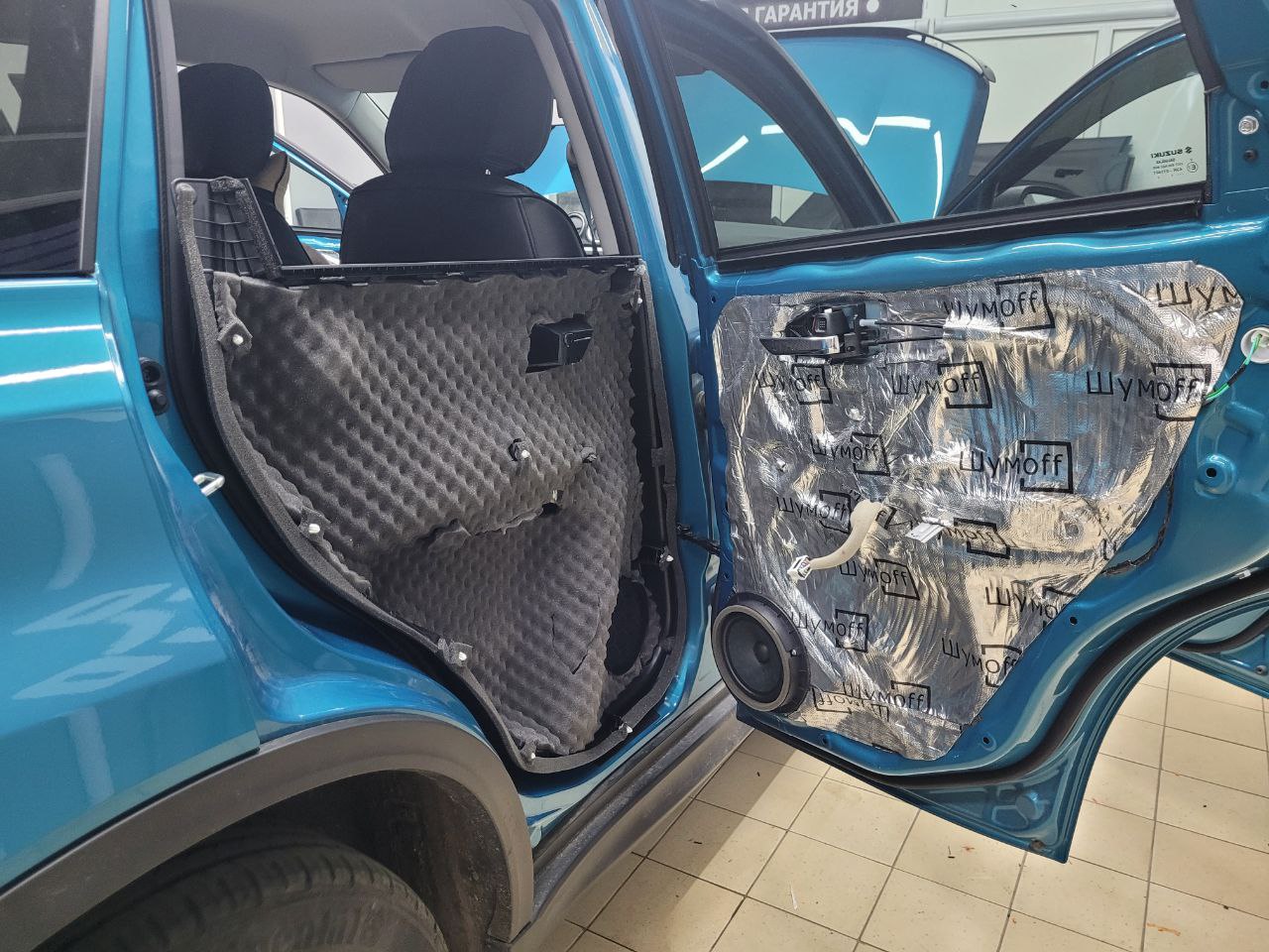 шумоизоляция Suzuki Vitara двери 3 слой вибро фото, обшивка двери 1 слой вибро+2 слой шумопоглатитель+ антискрип 2